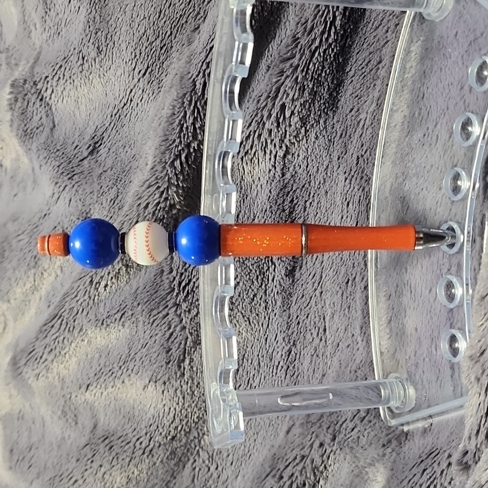 HANDMADE DECORATIVE BASEBALL PEN. Includes pouch.
